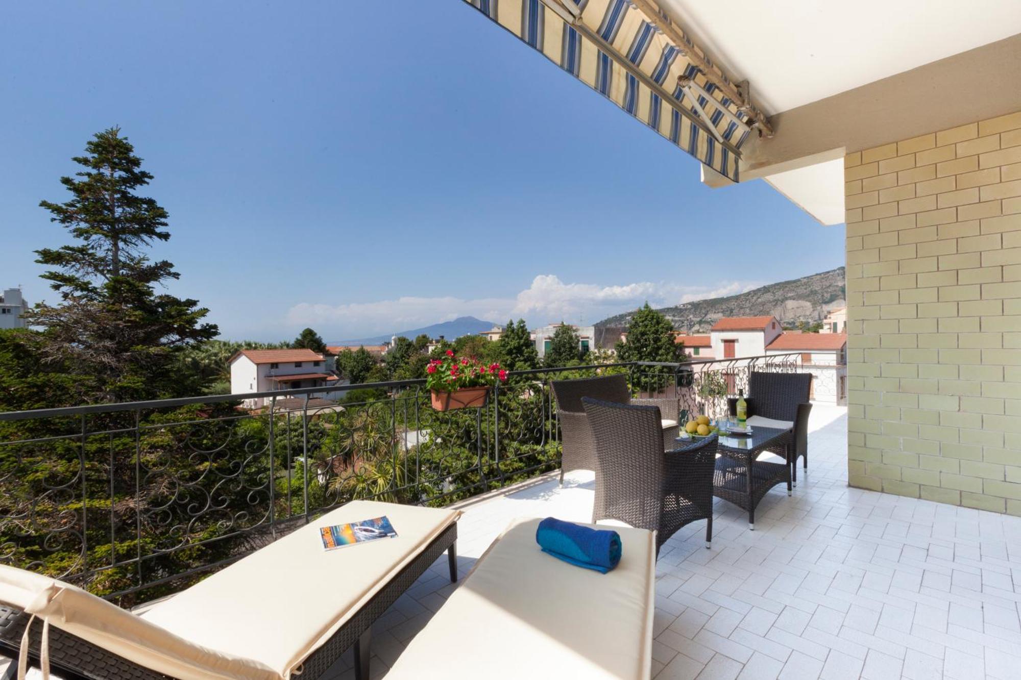 Myhome - Sorrento By The Sea-beach Sant'Agnello